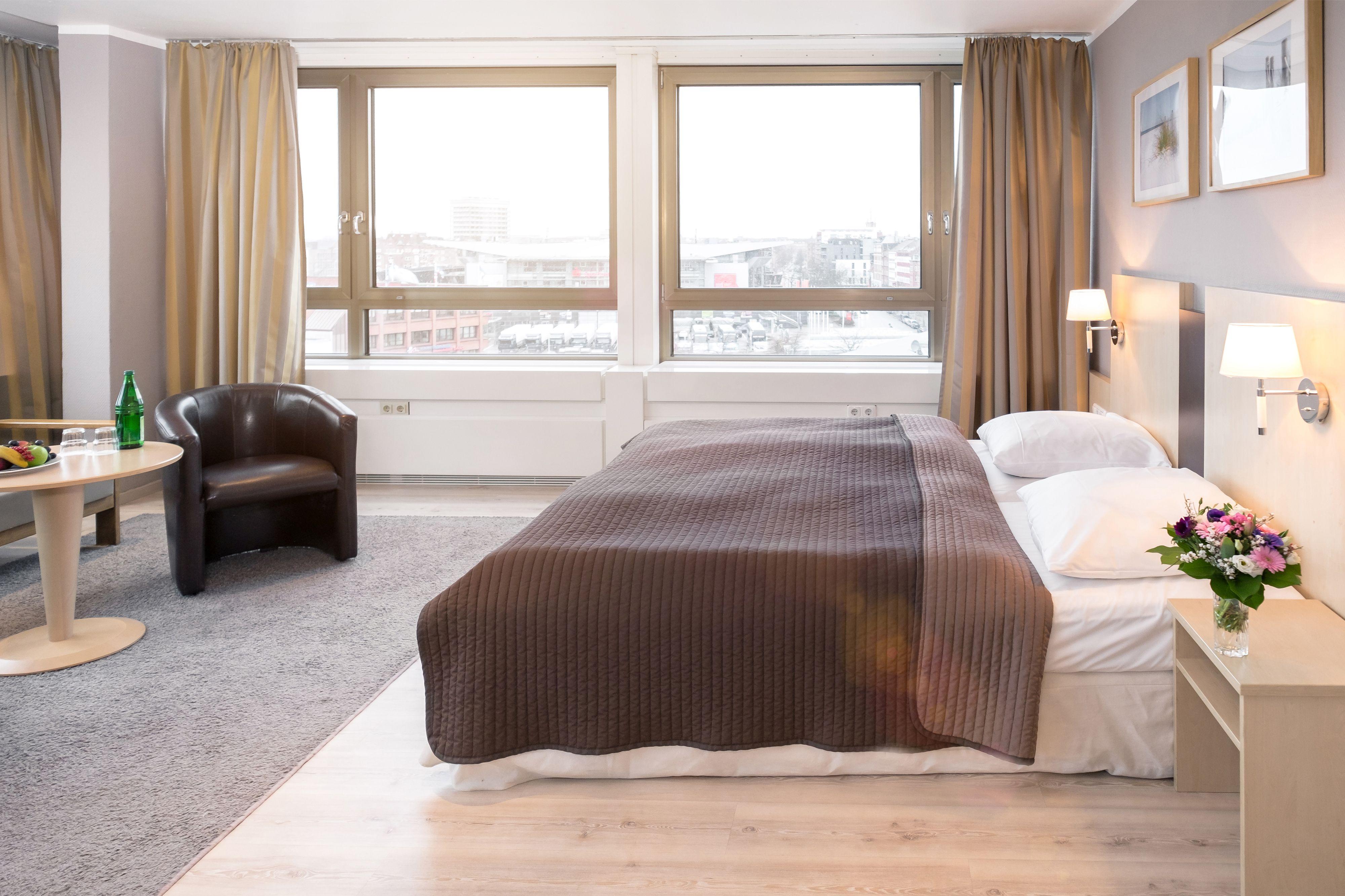Hotel Astor Kiel By Campanile Bagian luar foto