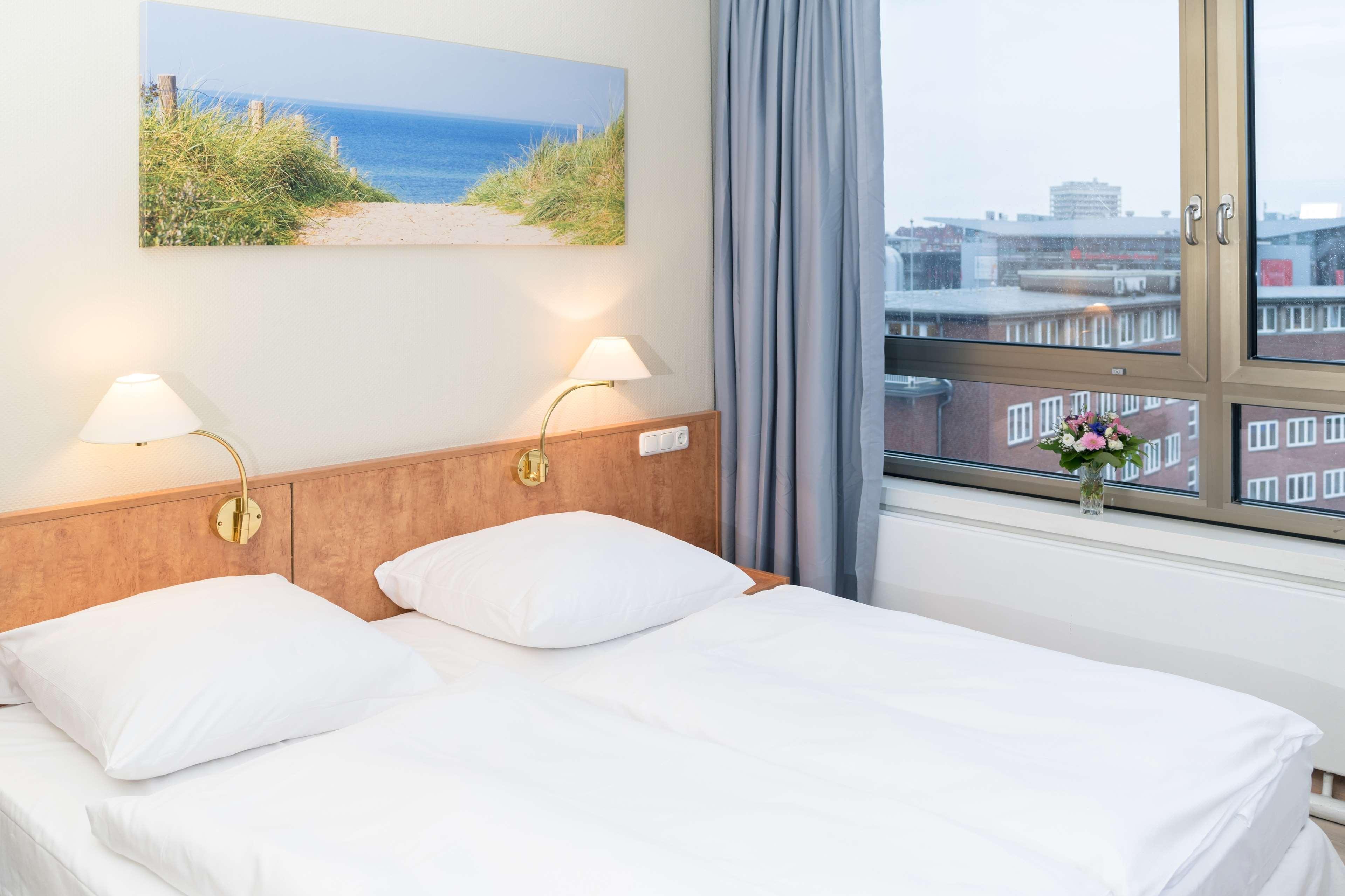 Hotel Astor Kiel By Campanile Bagian luar foto