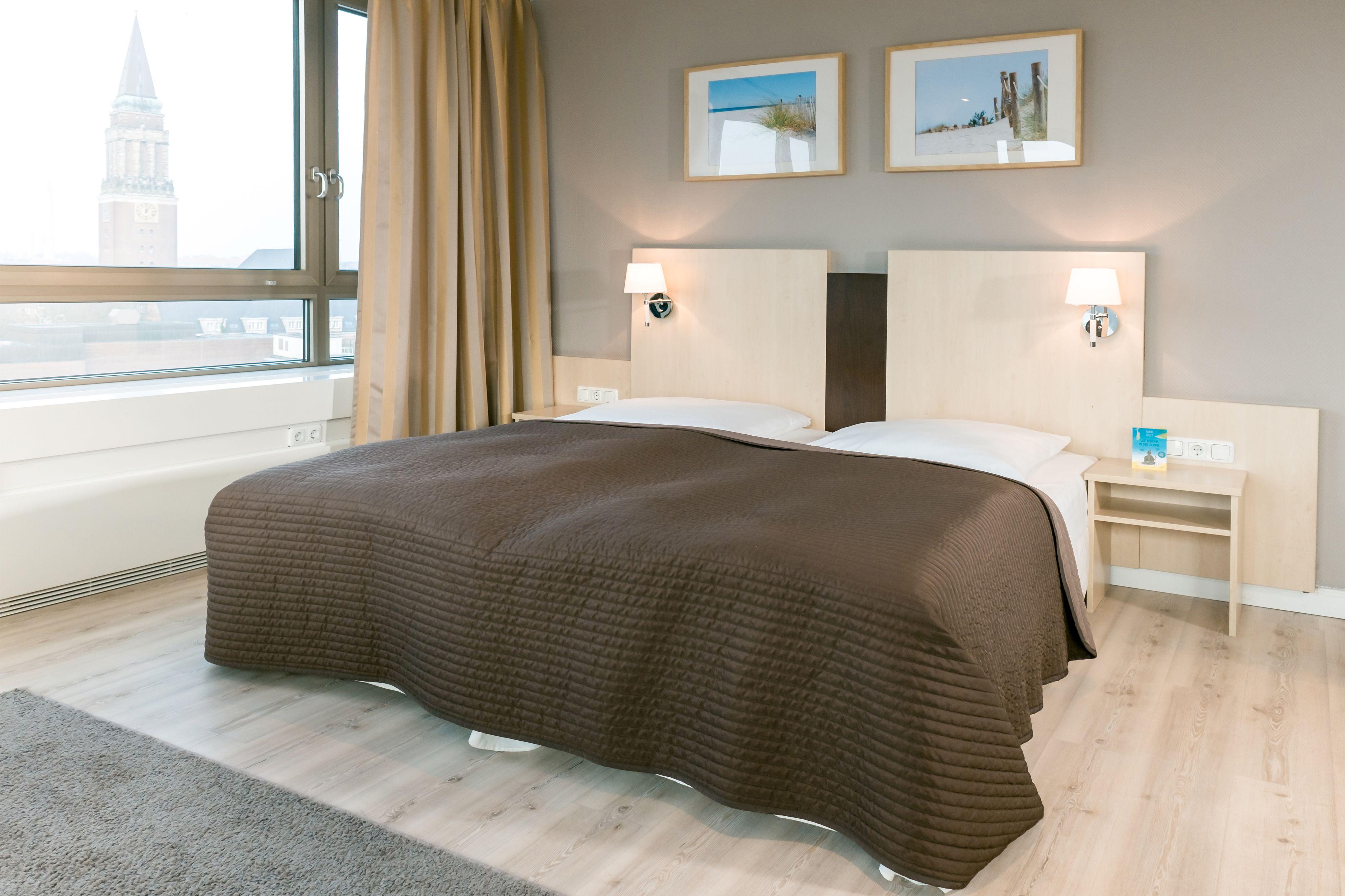 Hotel Astor Kiel By Campanile Bagian luar foto