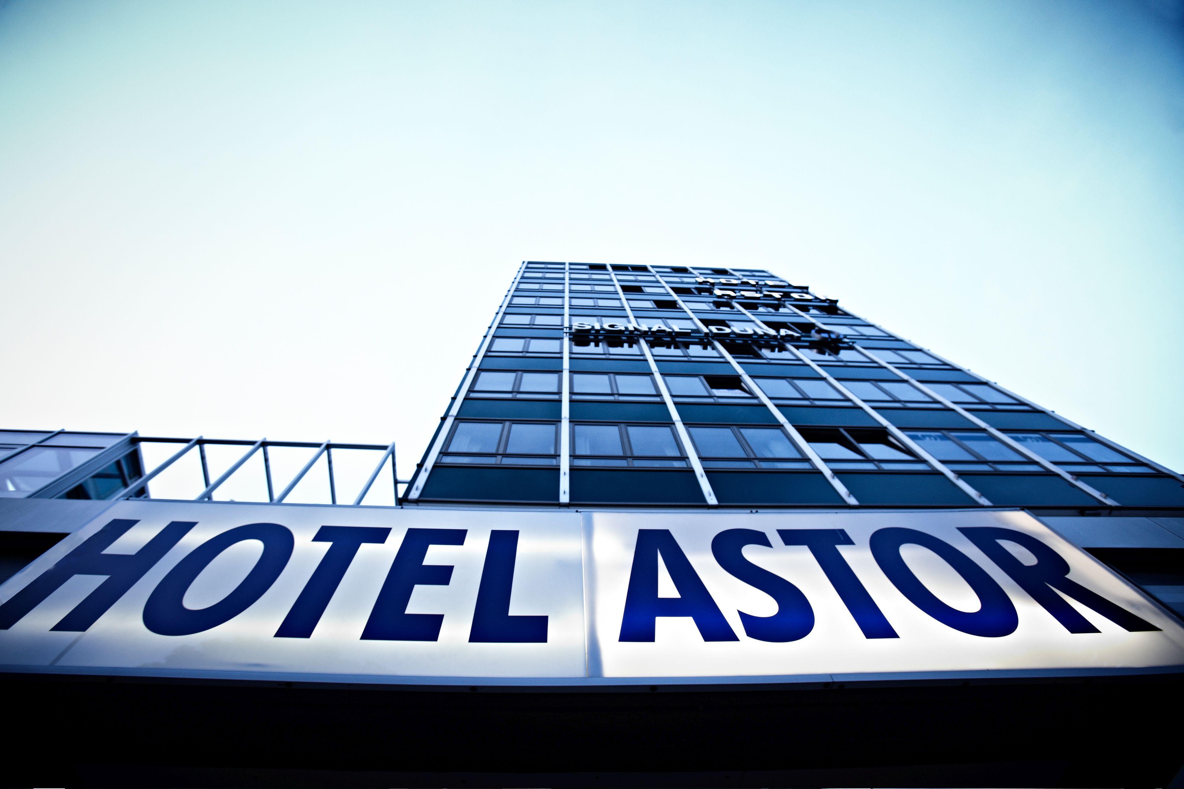 Hotel Astor Kiel By Campanile Bagian luar foto