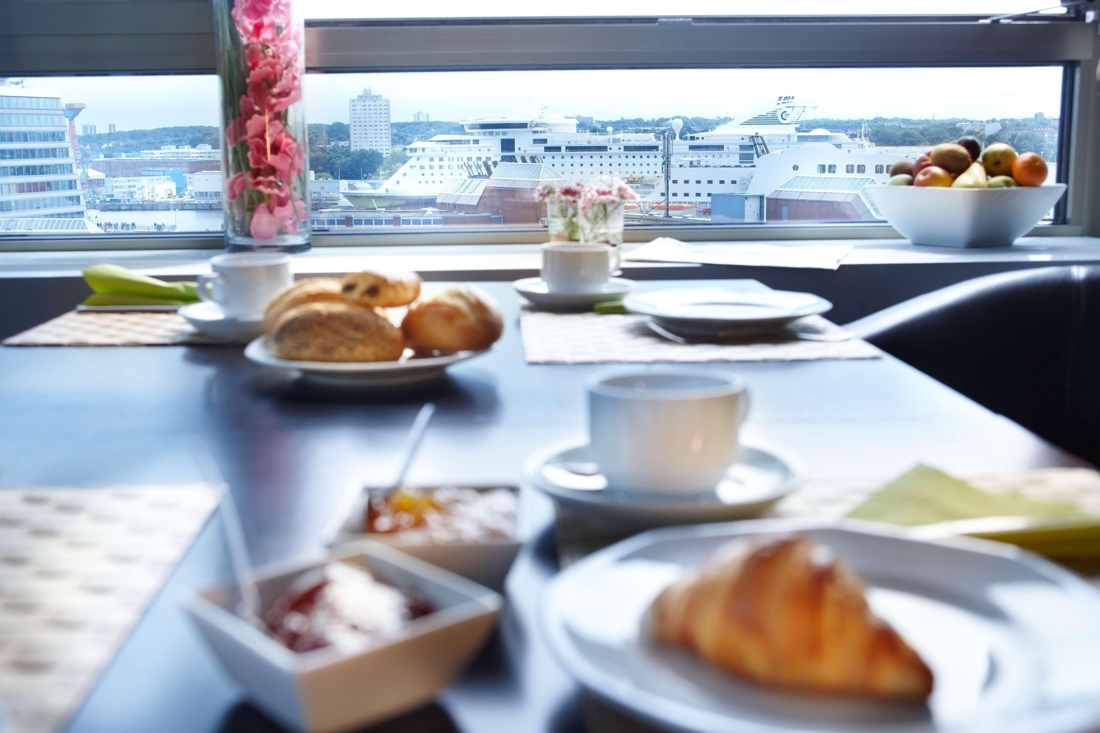 Hotel Astor Kiel By Campanile Bagian luar foto