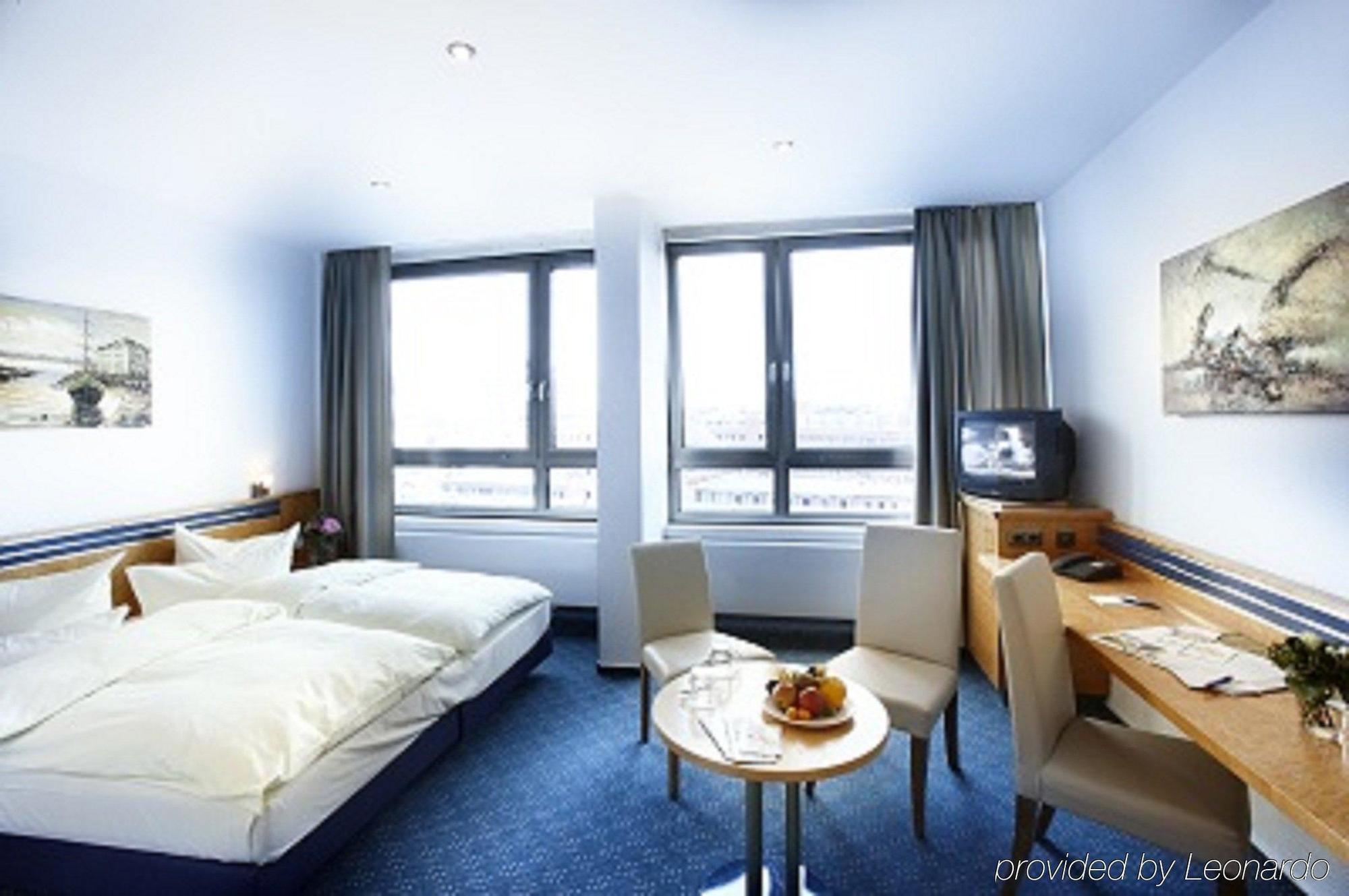 Hotel Astor Kiel By Campanile Bagian luar foto