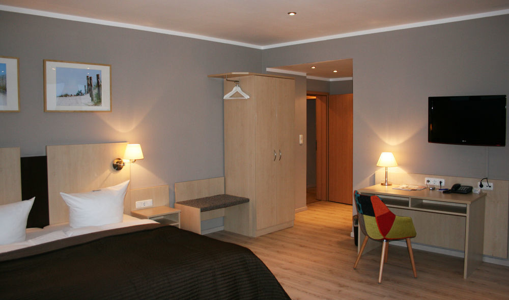 Hotel Astor Kiel By Campanile Bagian luar foto