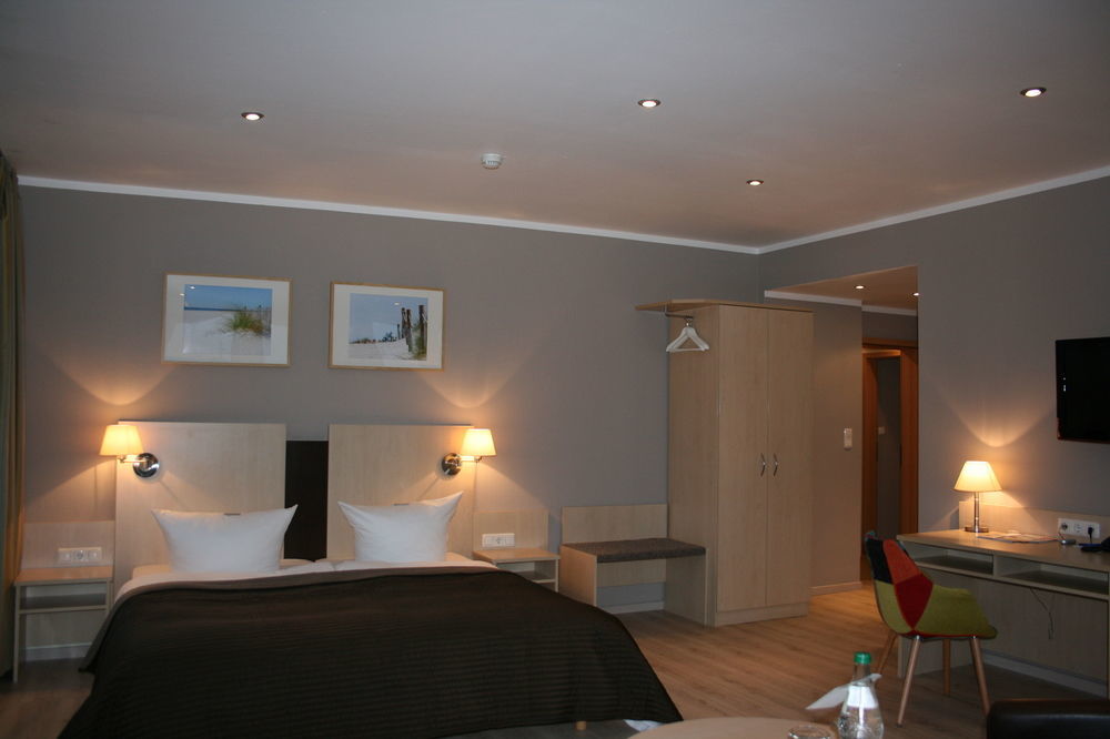 Hotel Astor Kiel By Campanile Bagian luar foto