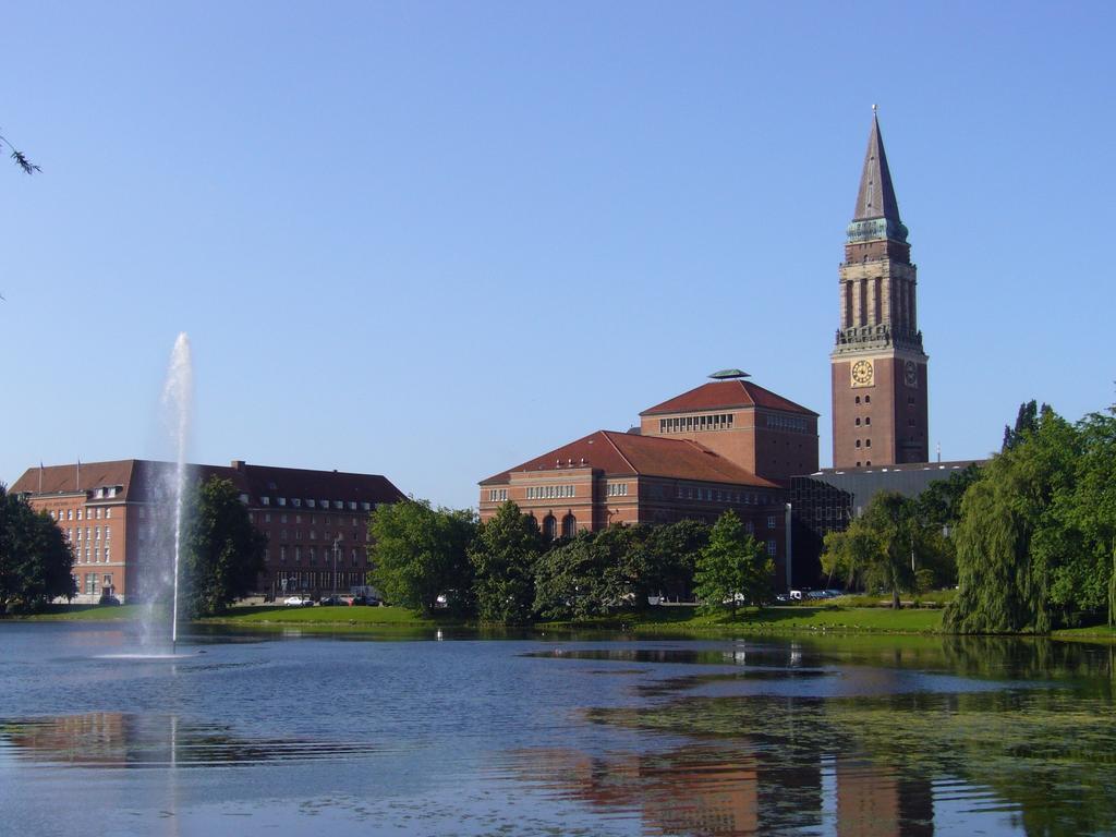 Hotel Astor Kiel By Campanile Bagian luar foto